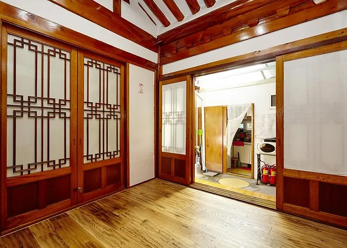 Hue Hanok 2* Seul