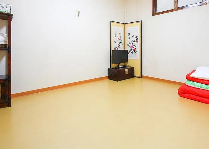 Hue Hanok 2*