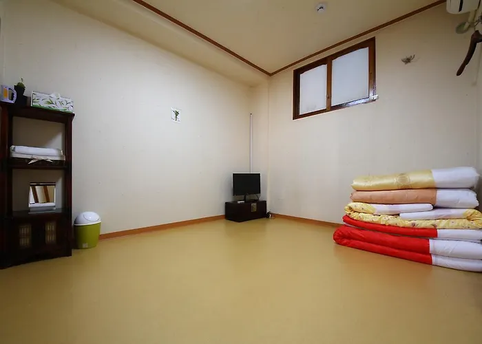 Hue Hanok 2* Seul