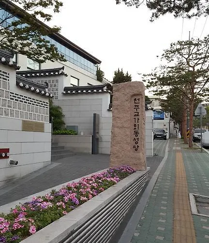 Hue Hanok 2* Seul